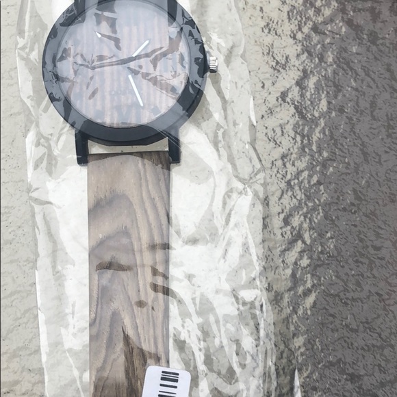 Wood grain look alike watch. Stainless back. - Picture 5 of 7